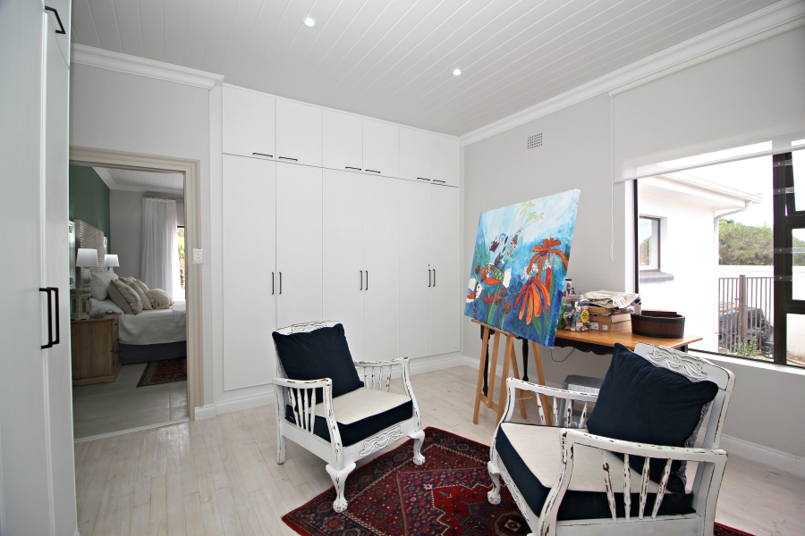 5 Bedroom Property for Sale in Hartenbos Central Western Cape